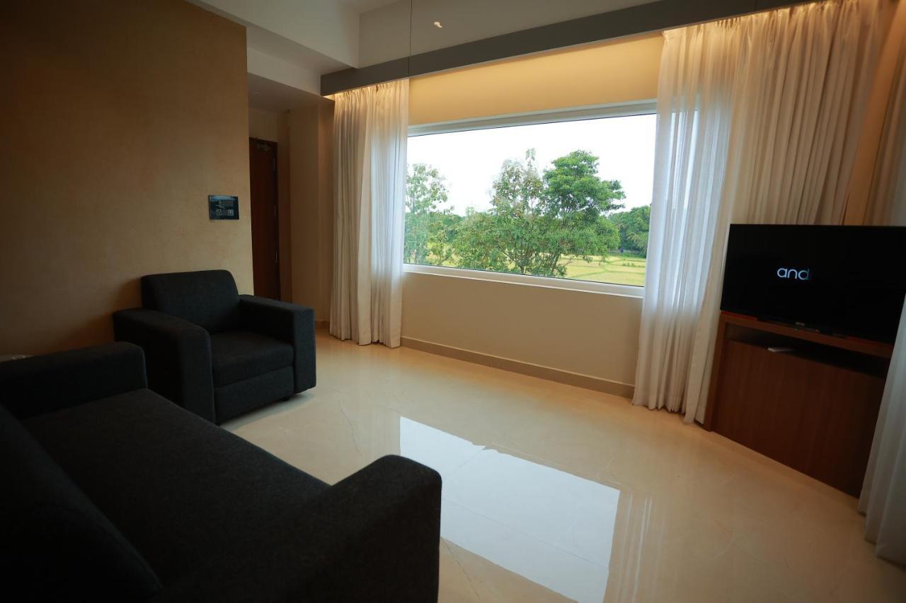 The Gold Hotel Palakkad Exterior foto